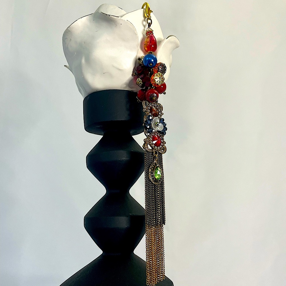 Queen of Elegance & Beauty Dangle Charm